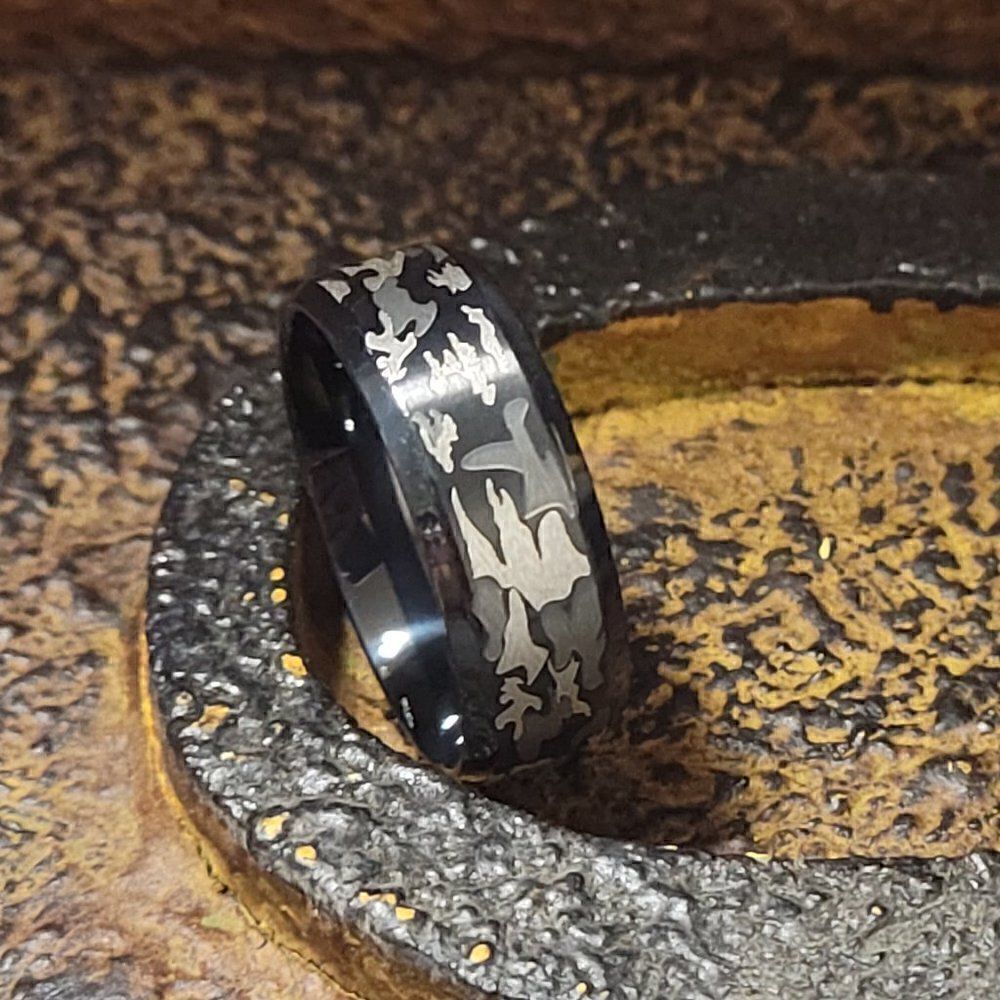 Men's Urban Black and Grey Camo Wedding Ring Band - Camouflage Wedding Ring - Picture 4 of 8